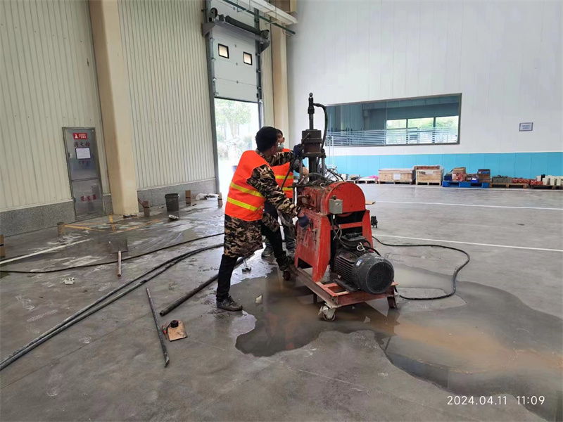 丁青厂房地面下沉塌陷注浆加固施工